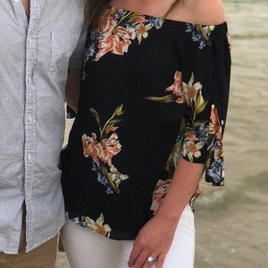 Aritizia Babaton Malik Floral Blouse